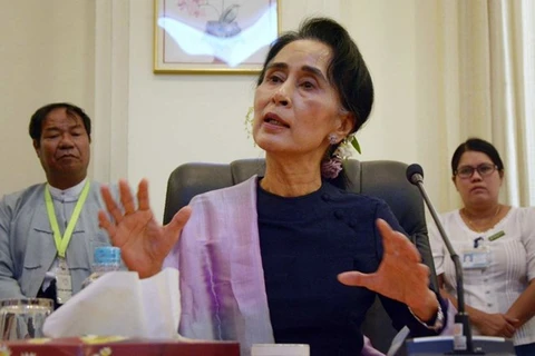 Aung San Suu Kyi visita Tailandia