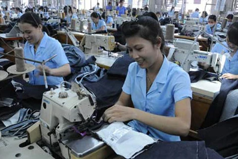 Intensifican protección de derechos de trabajadores vietnamitas en extranjero