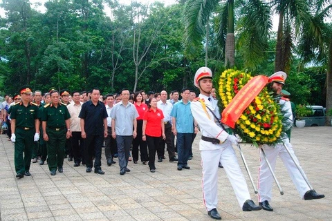 Rinden homenaje en Vietnam a mártires caídos por la independencia