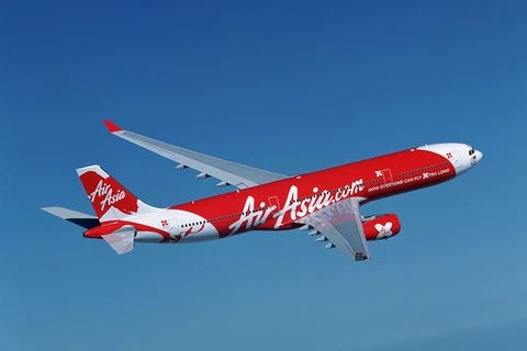 Evacúan a pasajeros de AirAsia por amenaza de bomba