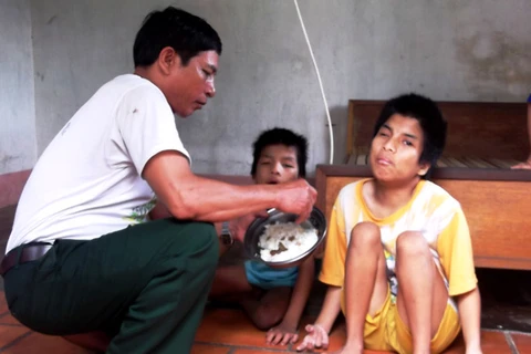 Buscan impulsar asistencia a víctimas de agente naranja en Vietnam