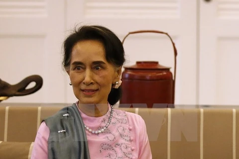 Asesora de Estado de Myanmar visita China
