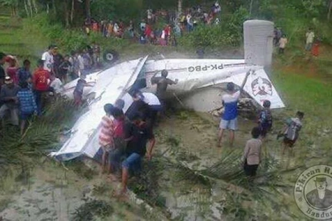 Se estrella avión de entrenamiento en el Oeste de Indonesia