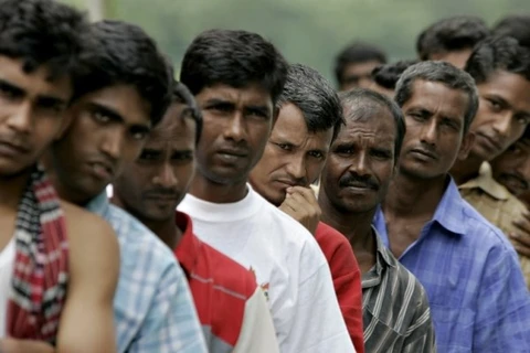 Malasia detiene a más de 400 trabajadores extranjeros ilegales