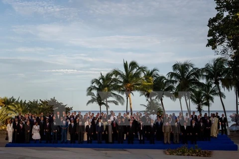 Clausura en Venezuela la XVII Cumbre de MNOAL