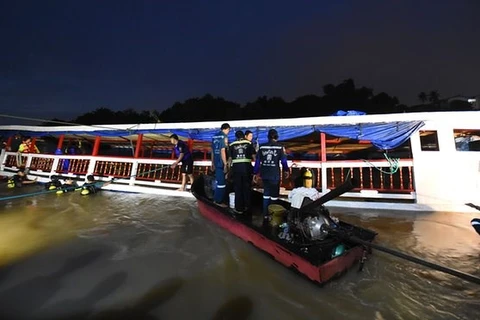 Tailandia eleva a 29 número de muertos en accidente de barco