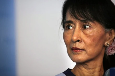 Myanmar: Aung San Suu Kyi suspende trabajo por razón de salud