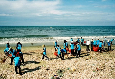 Impulsan protección de medio ambiente marino en provincia survietnamita