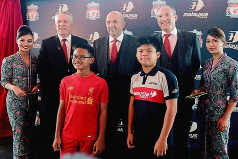 Aerolínea malasia se convierte en socio global de club Liverpool