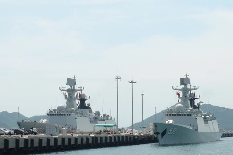 Buques de armada de China visitan puerto internacional Cam Ranh