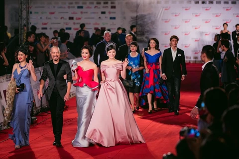 Artistas famosos en Festival Internacional de Cine de Hanoi