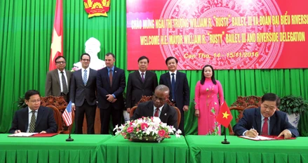 Estados Unidos busca oportunidades de inversión en provincia de Vietnam