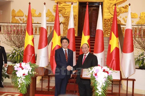 [Galería] Primer ministro de Japón visita Vietnam