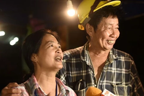 [Foto] Rescatan con vida a 12 niños desaparecidos en cueva de Tailandia