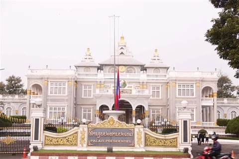 [Fotos] En Laos luto nacional por el fallecimiento del presidente Tran Dai Quang