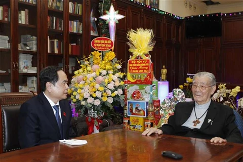 Vicepresidente del Parlamento vietnamita felicita a creyentes cristianos por Navidad