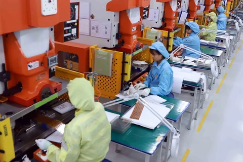Vietnam se empeña en promover recuperación y desarrollo de mercado laboral