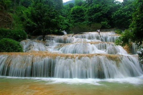 Sellos postales reflejan cuatro famosas cascadas de Vietnam