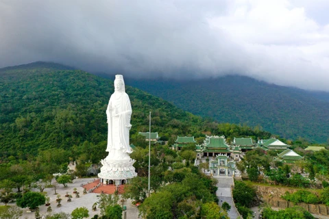 Pagoda Linh Ung-Bai But, destino espiritual de Da Nang