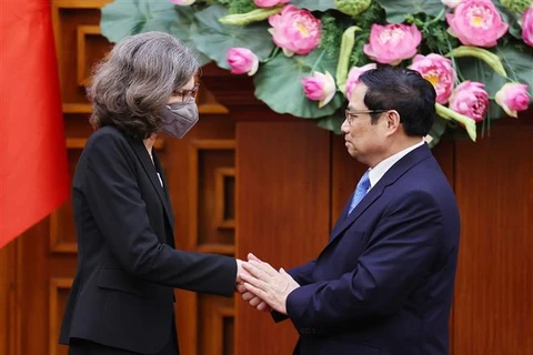 Premier vietnamita insta a mayor cooperación económica con Canadá