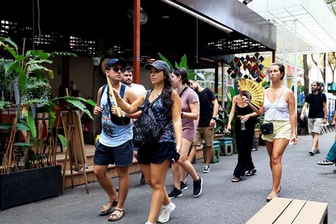 Reconocen acierto de nuevas medidas de Vietnam para atraer turistas extranjeros
