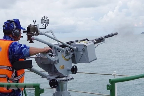 Guardia Costera de Vietnam realiza ejercicio en el mar 