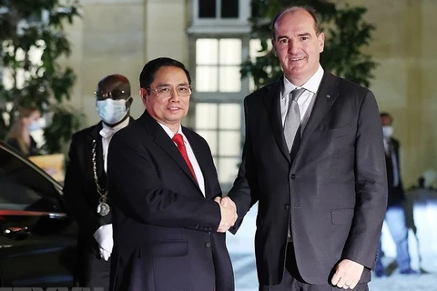 Primeras actividades del Primer Ministro de Vietnam en su visita oficial a Francia