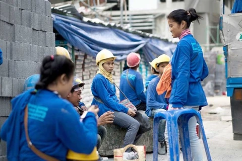 Tailandia aprueba proceso para recibir a trabajadores migrantes