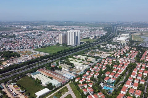 Mejora infraestructura del oeste a 15 años de expansión de Hanoi