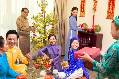 Gran significado de cena en vísperas del Año Nuevo Lunar para vietnamitas