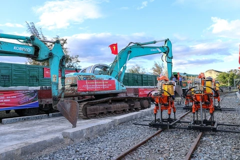 Vietnam invertirá 315 millones de dólares en infraestructura ferroviaria en 2023 