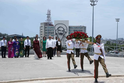 [Fotos] Vicepresidenta vietnamita visita Cuba