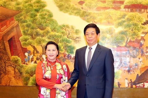 [Fotos] Continúa presidenta del parlamento de Vietnam su visita a China