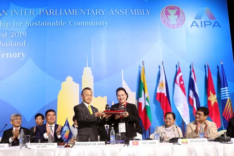 [Foto] Vietnam se encargará de la presidencia de AIPA 41
