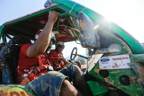 [Foto] Carrera de automóviles de terreno PVOIL CUP 2019 en Hanoi