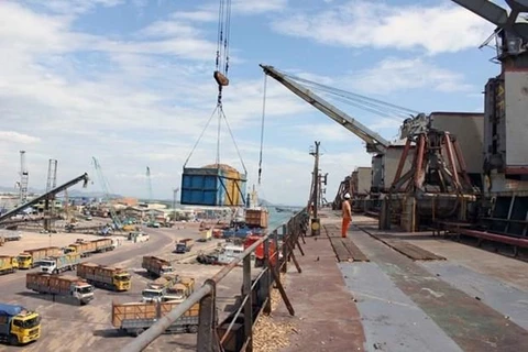 Puerto de Quy Nhon en su proceso de modernización