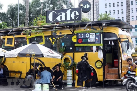 [Foto] Cafetería de autobús en Hanoi