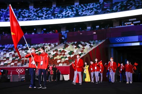 Delegación vietnamita en la ceremonia inaugural de los Juegos Olímpicos de Tokio 
