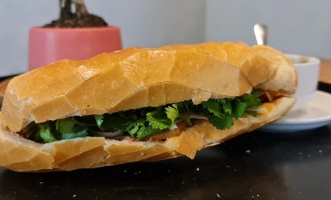 Lista de 50 mejores comidas callejeras del mundo incluye al bocadillo vietnamita 