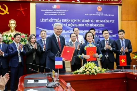 Francia apoyará a Vietnam en modernización de administración pública