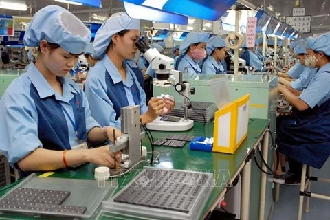Vietnam dedica 50 millones de dólares para apoyar a trabajadores afectados por COVID-19