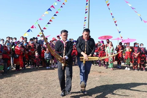 Festival de Gau Tao muestran encantos del grupo étnico Mong 