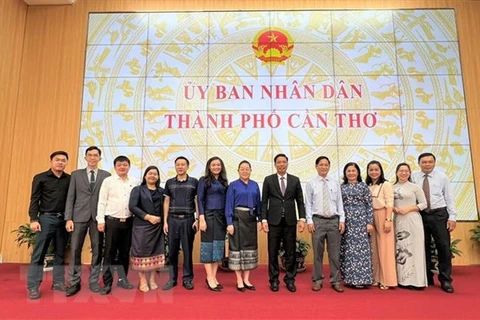 Laos propone proyecto de centro de comercio, cultura y turismo en Can Tho