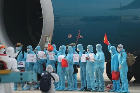 Repatriados más de tres mil trabajadores vietnamitas en extranjero 