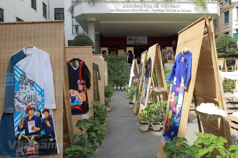 Celebran exposición en honor a traje tradicional de Vietnam