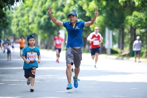 Efectúan en Hanoi carrera solidaria con niños desafortunados 