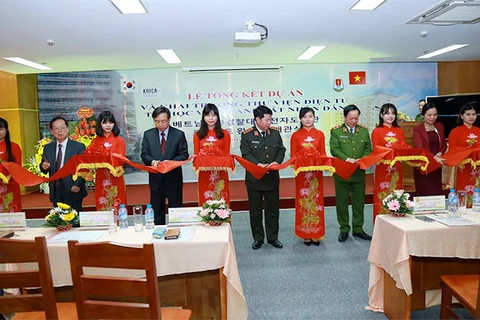 Academia de policía de Vietnam inaugura biblioteca electrónica 