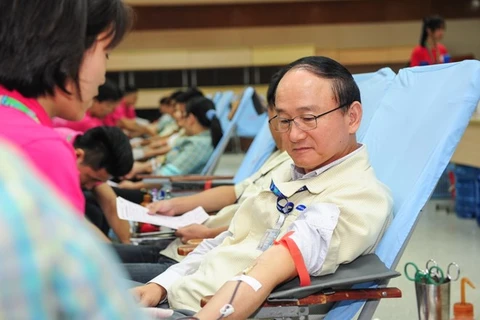 Convocan en Vietnam movimiento de donación de sangre “Domingo rojo” 