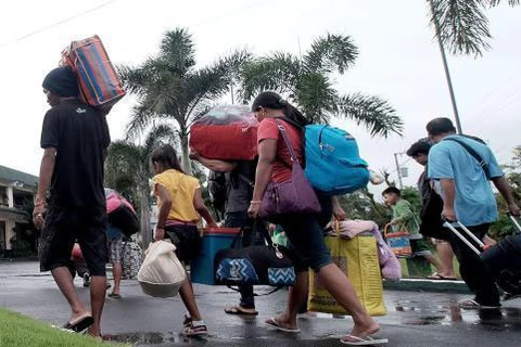 Filipinas: Masiva evacuación por depresión tropical