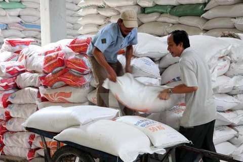 Filipinas aumenta importaciones de arroz de Vietnam y Tailandia 